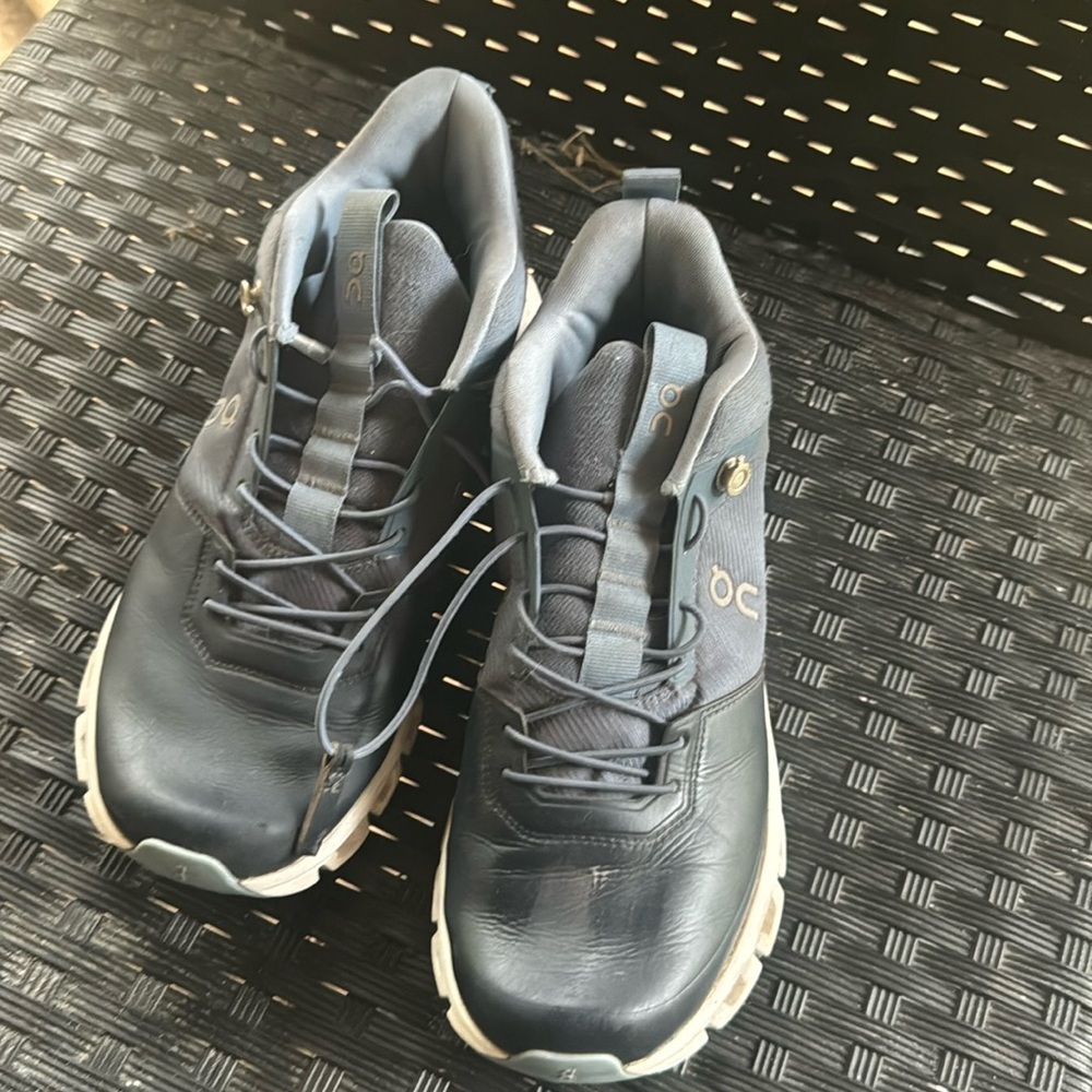 ON CLOUD HI Navy leather